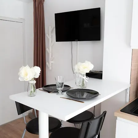 Little Mama 80 Meters From Public Parking Rapp Appartement